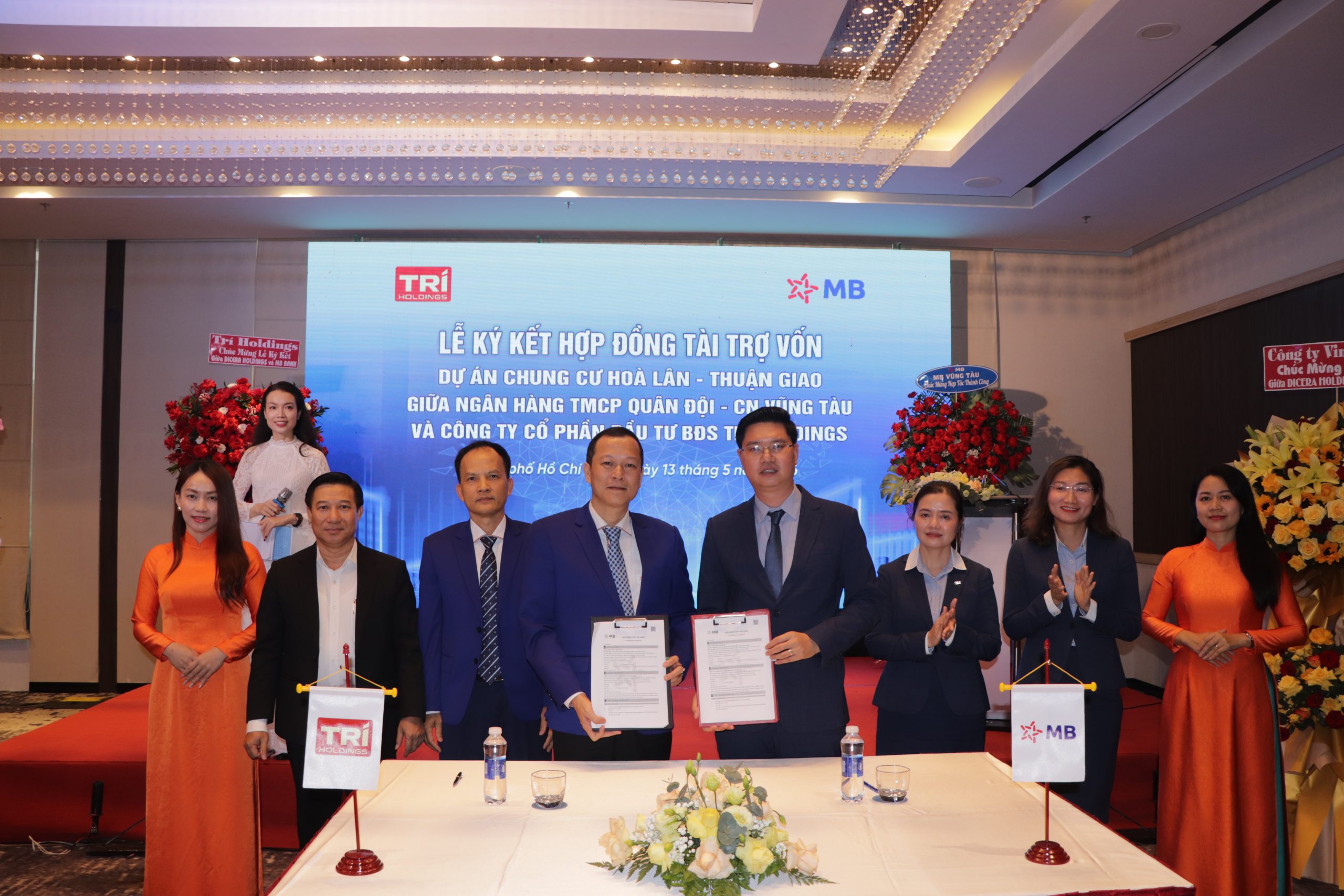 Đại diện Trí Holdings và MB - CN Vũng Tàu ký kết tài trợ vốn dự án chung cư Hoà Lân - Thuận Giao.
